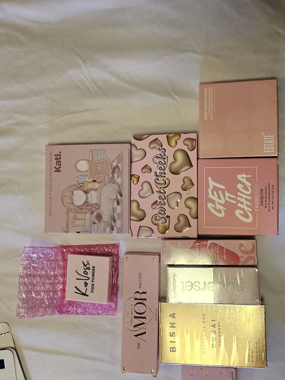 Pink Eyeshadow Palette Set – Assorted Pink & Neutral Shades